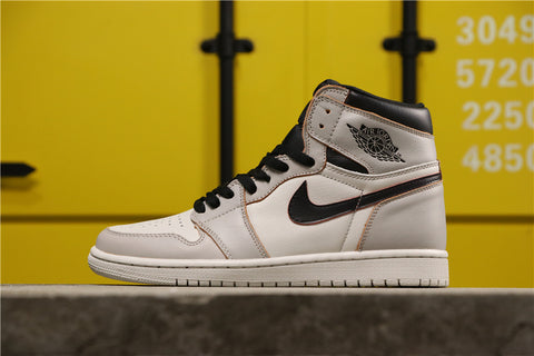 Air Jordan 1 SB x Air Jordan 1 High OG Light Bone