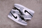 Air Jordan 1 Mid